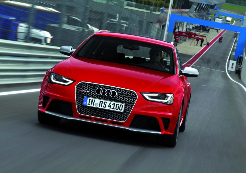 Audi RS4 Avant – a 450 hp wagon wet dream 122717