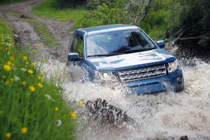 Land Rover Freelander 2 gets ‘premium overhaul’ for MY 2013 – new design and features for cabin 126614