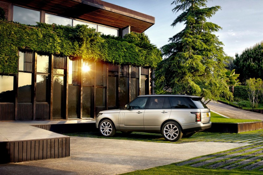 First pics of next-generation Range Rover now online! 126063