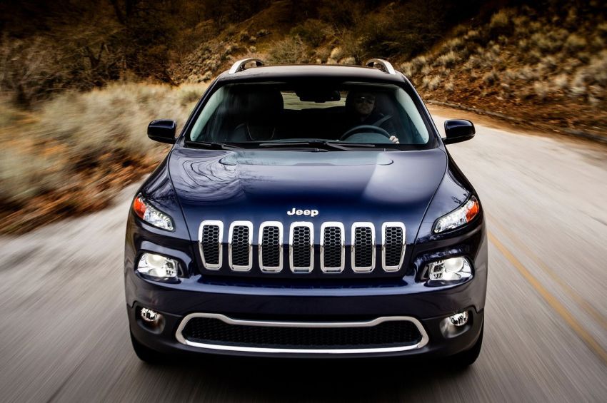 2014 Jeep Cherokee revealed with a bold new face 156839