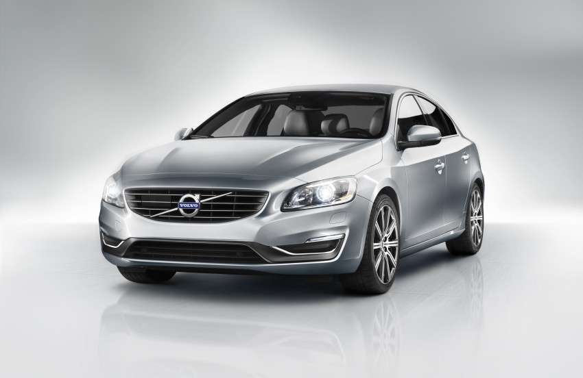 Volvo introduces comprehensive updates for the S60, V60 and XC60 – now more efficient and safer than ever 156942