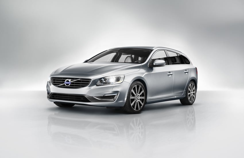 Volvo introduces comprehensive updates for the S60, V60 and XC60 – now more efficient and safer than ever 156958