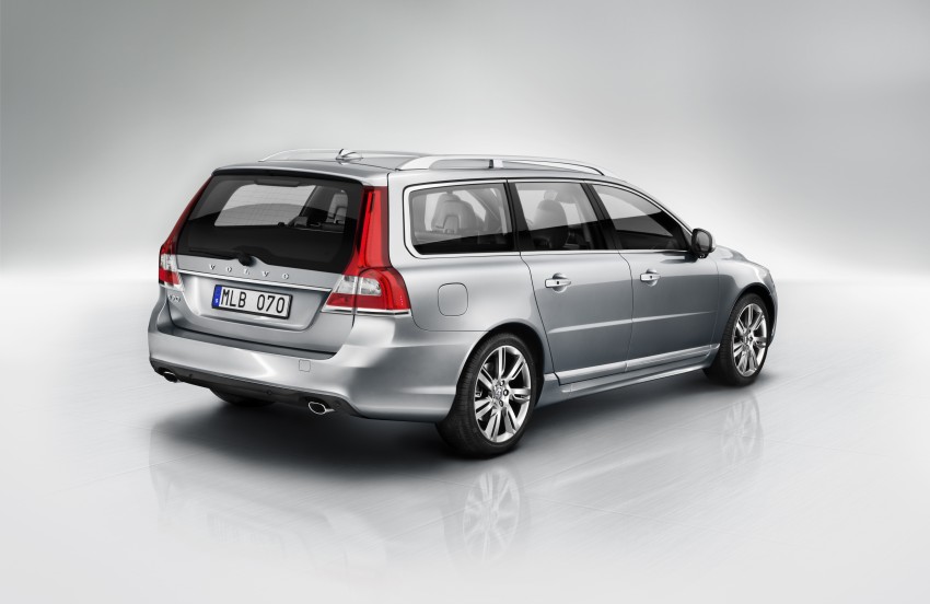 The Volvo S80, V70 and XC70 get minor facelifts too 156986