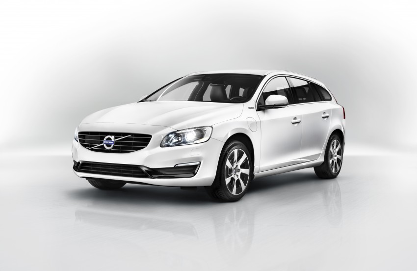 Volvo introduces comprehensive updates for the S60, V60 and XC60 – now more efficient and safer than ever 156962