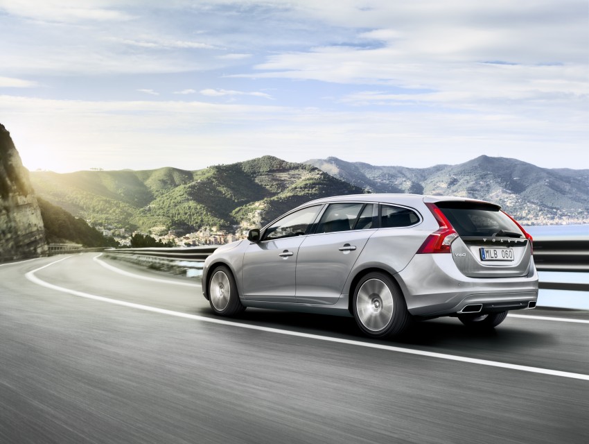 Volvo introduces comprehensive updates for the S60, V60 and XC60 – now more efficient and safer than ever 156953