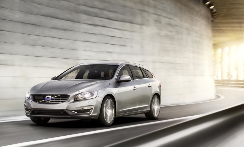 Volvo introduces comprehensive updates for the S60, V60 and XC60 – now more efficient and safer than ever 156951