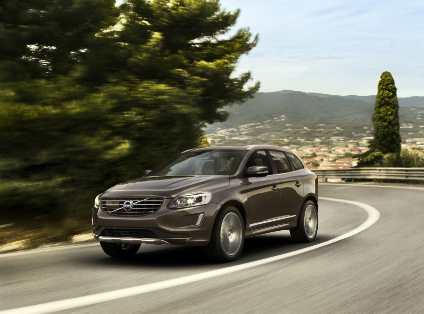 Volvo introduces comprehensive updates for the S60, V60 and XC60 – now more efficient and safer than ever 156948