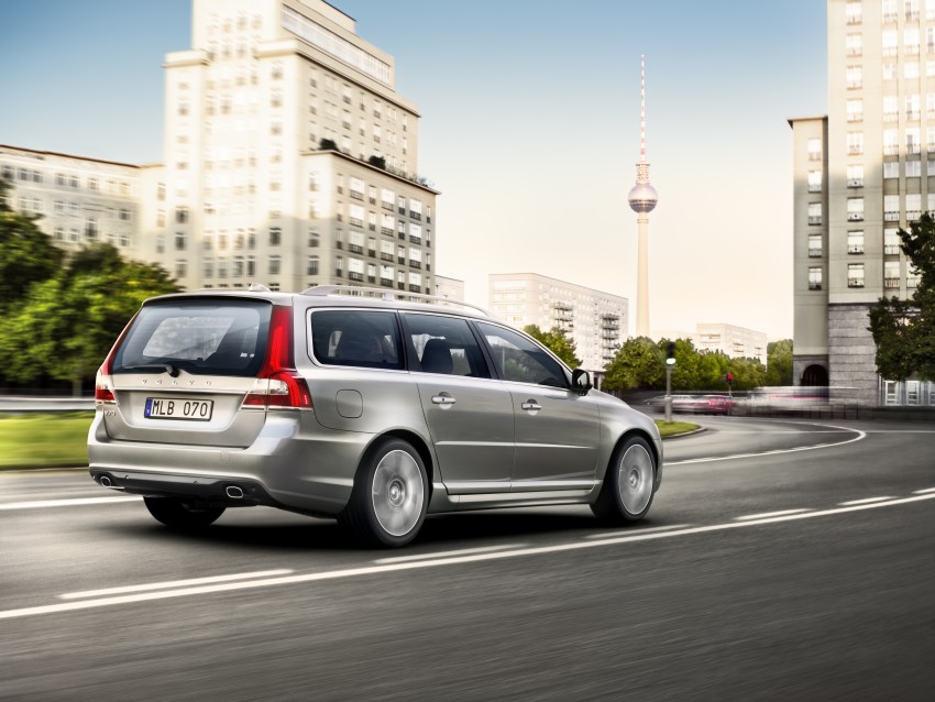 The Volvo S80, V70 and XC70 get minor facelifts too 156985