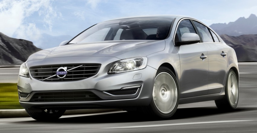 Volvo introduces comprehensive updates for the S60, V60 and XC60 – now more efficient and safer than ever 157010