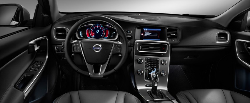 Volvo introduces comprehensive updates for the S60, V60 and XC60 – now more efficient and safer than ever 157009
