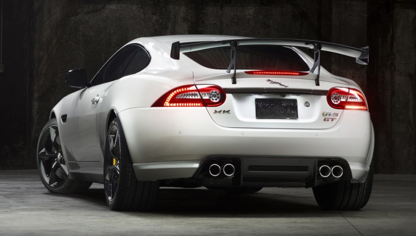New cats on the NY block – Jaguar XKR-S GT and XJR 164302