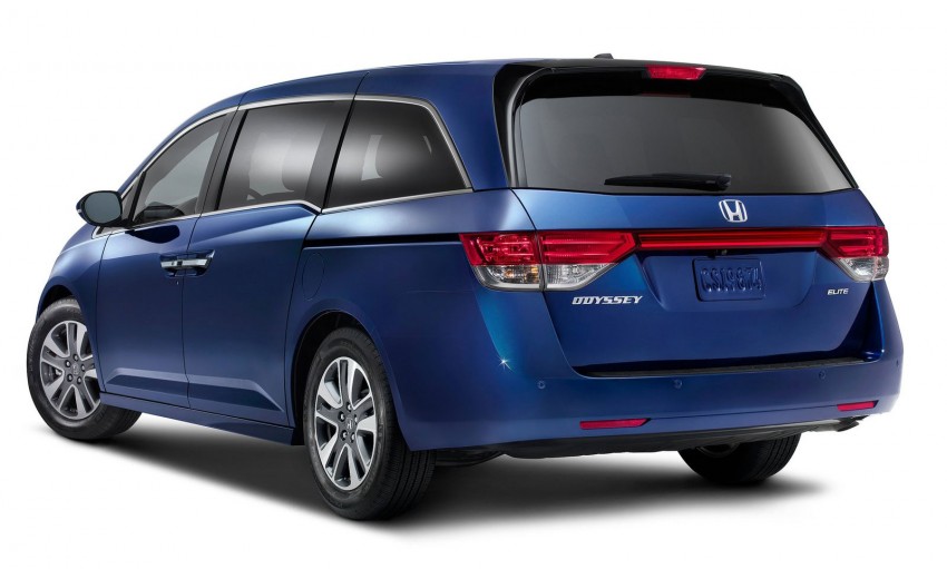2014 Honda Odyssey Touring Elite minivan debuts new HondaVAC in-car vacuum cleaner 164384