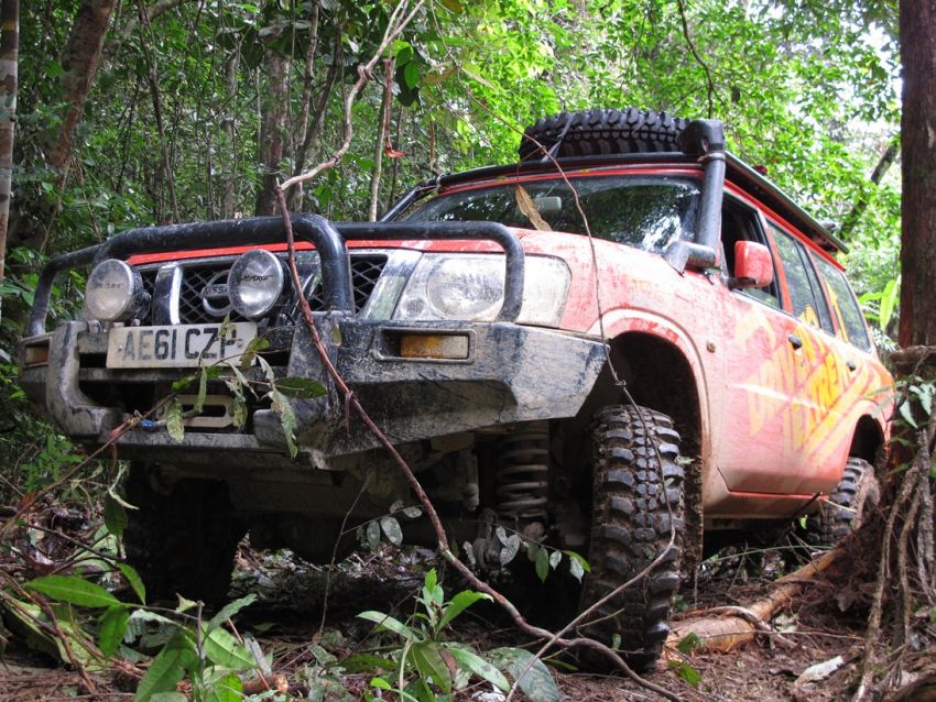 Shell Helix Driven to Extremes: a sneak peek into the Malaysian jungle episode, behind-the-scene shots 161100