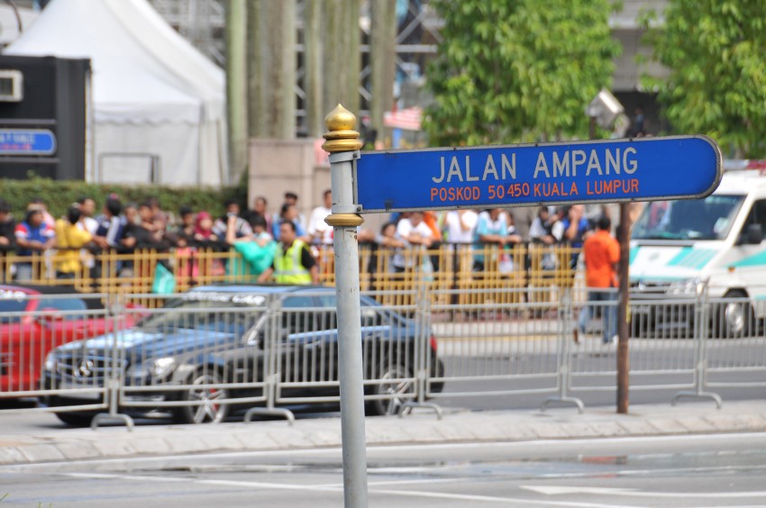 Jazeman Jaafar drives the Mercedes AMG Petronas W03 Formula 1 car around the streets of Kuala Lumpur 163023