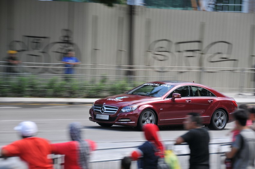 Jazeman Jaafar drives the Mercedes AMG Petronas W03 Formula 1 car around the streets of Kuala Lumpur 163025