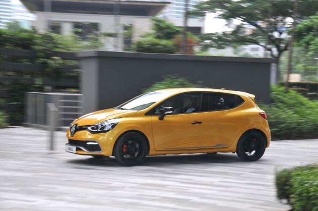 RenaultClioRS_live_001