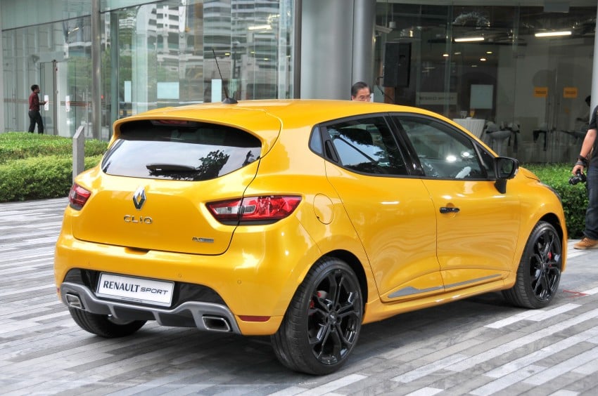 Renault Clio RS 200 EDC makes its Asian debut in KL, presented by the Williams Formula One racing drivers 162844