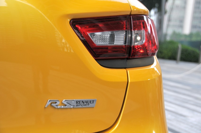 Renault Clio RS 200 EDC makes its Asian debut in KL, presented by the Williams Formula One racing drivers 162847