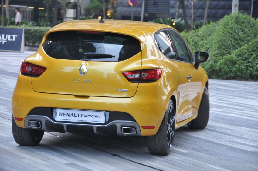 Renault Clio RS 200 EDC makes its Asian debut in KL, presented by the Williams Formula One racing drivers 162883