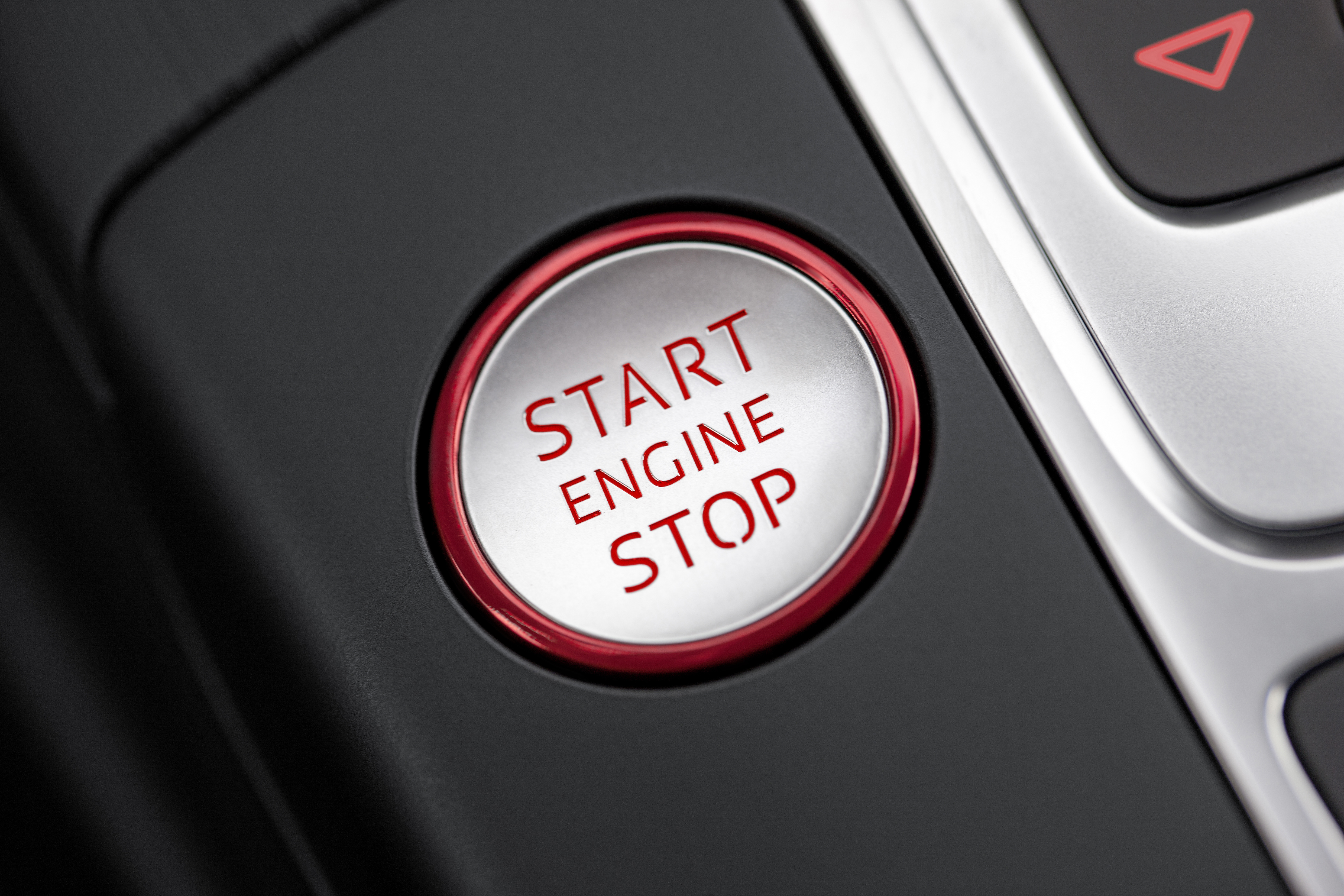 Отключить старт стоп ауди. Кнопка старт стоп Audi a4 2018. Audi RS q3 кнопка start stop. Кнопка стоп старт Audi a6. Кнопка старт-стоп Ауди r8.