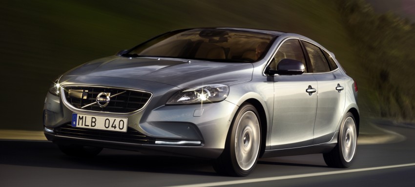 Volvo V40 and V40 Cross Country given minor updates 161898