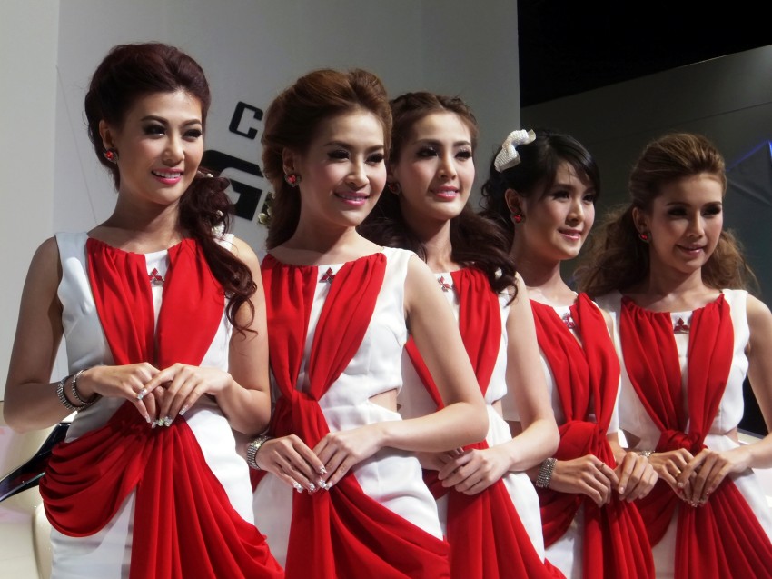Bangkok 2013: the show girls from the Land of Smiles 165784