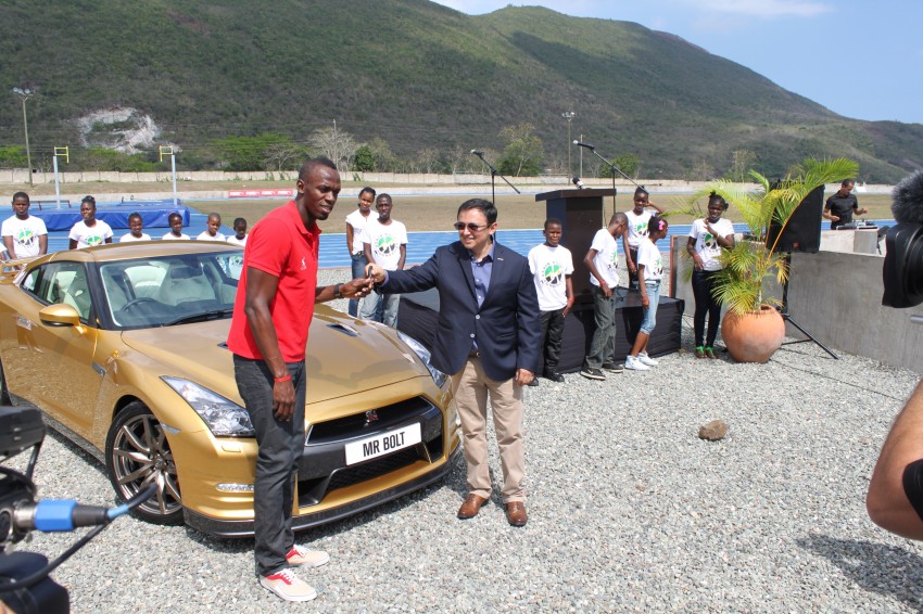 Nissan GT-R Spec Bolt delivered to Usain Bolt 172875