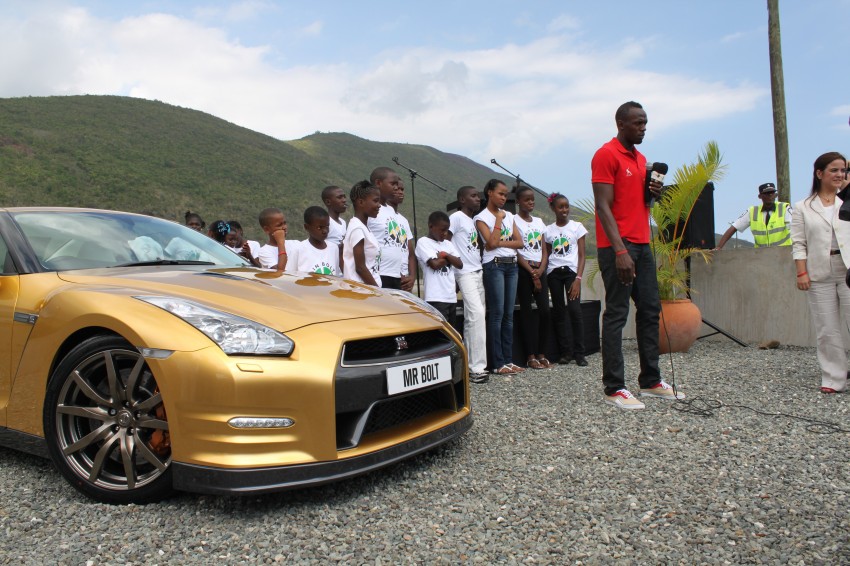 Nissan GT-R Spec Bolt delivered to Usain Bolt 172881