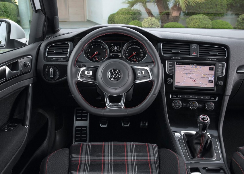 GALLERY: Volkswagen Golf GTI Mk7 on location 172556