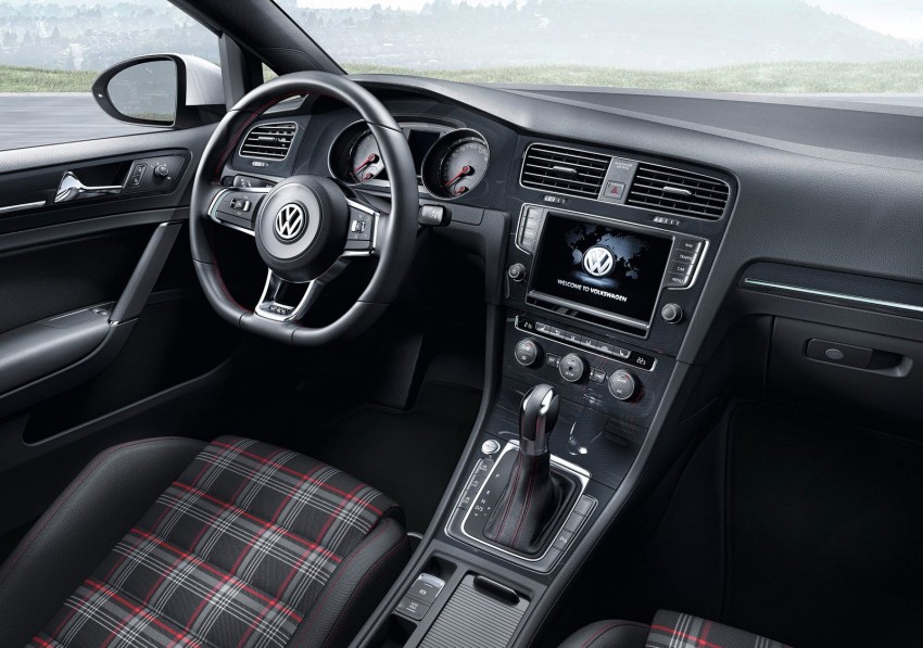 GALLERY: Volkswagen Golf GTI Mk7 on location 172557