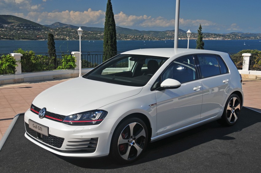 Fast VW Golfs to get a carbonfibre roof as an option? 173120
