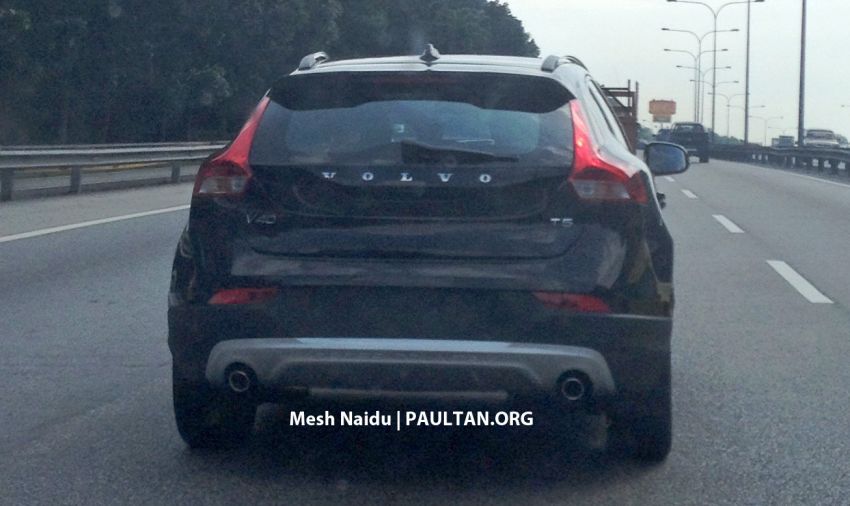 SPIED: Volvo V40 Cross Country spotted in Shah Alam 175056