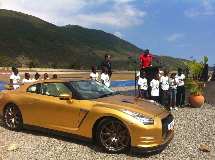 Nissan GT-R Spec Bolt delivered to Usain Bolt 172889