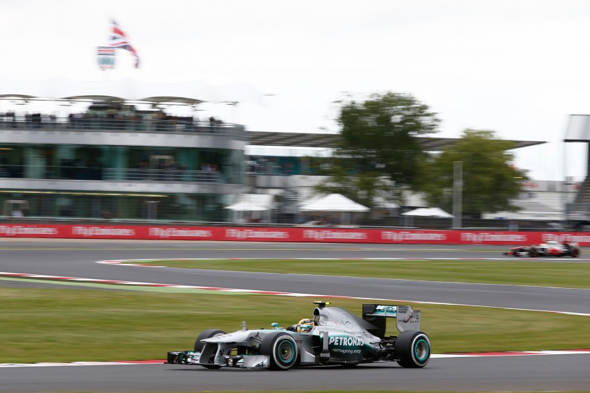 Rosberg puts Mercedes AMG Petronas on top in FP2 183871