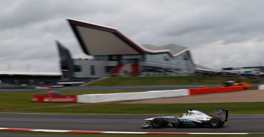 Rosberg puts Mercedes AMG Petronas on top in FP2 183878