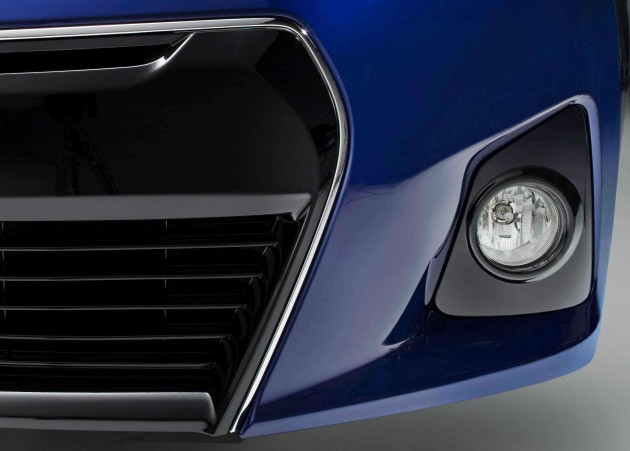 2014-toyota-corolla-altis-teaser-foglamp