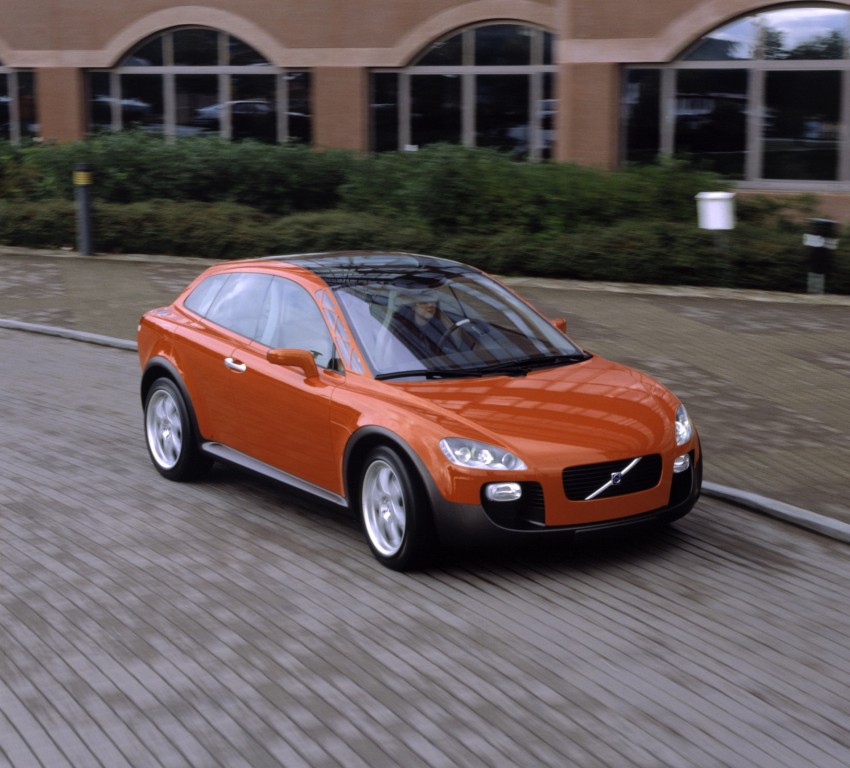 Volvo bids farewell to the C30, to give last car away 178635