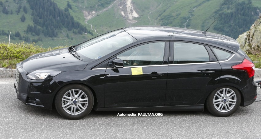 SPIED: Ford Focus third-gen facelift on road trials 181611