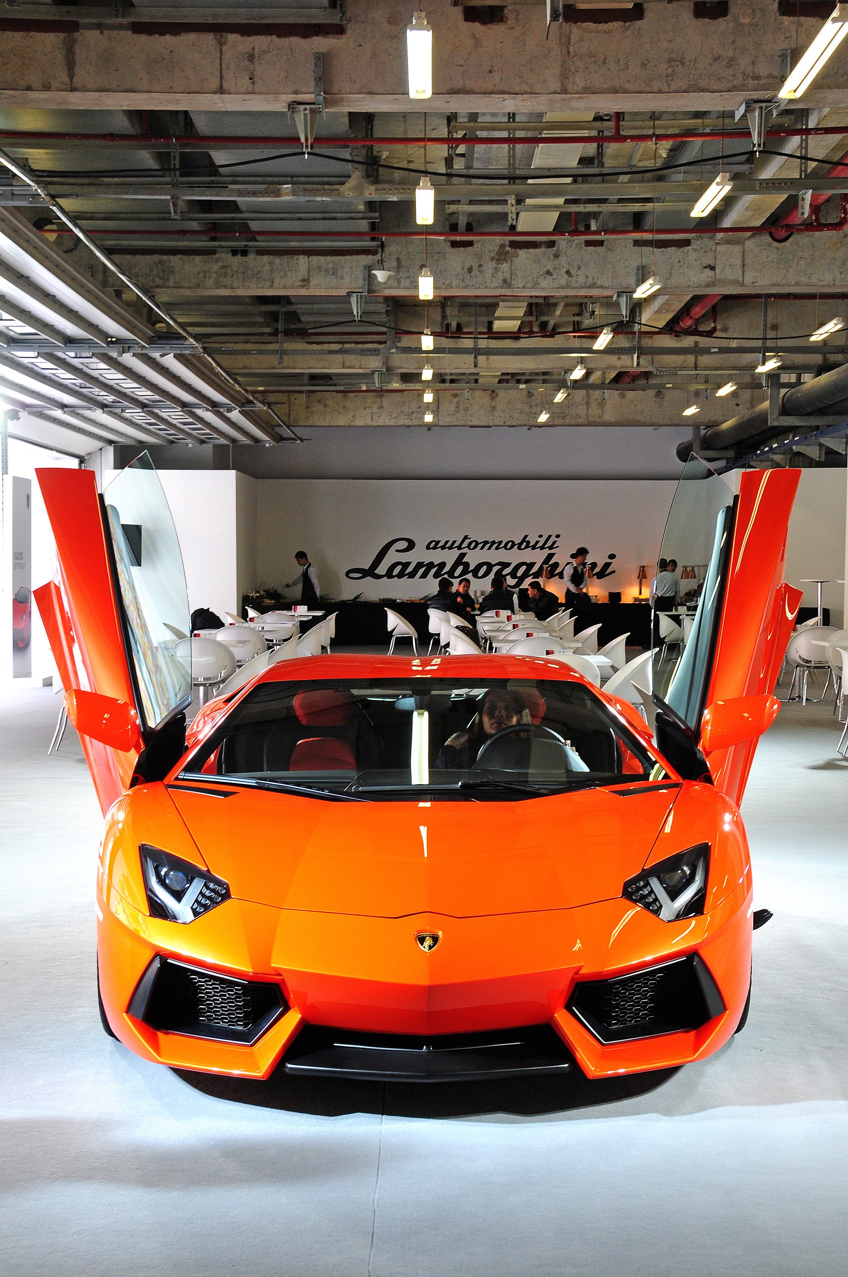 Как ламборгини выглядит внутри Lambo_Aventador_LP700-4_02 - Paul Tan's Automotive News