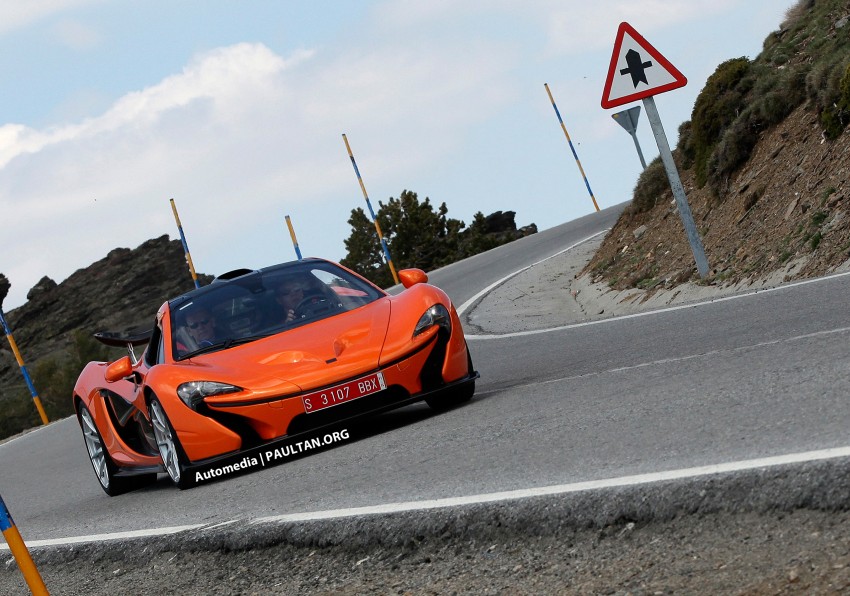 SPIED: McLaren P1 pair caught posing for the camera 181431