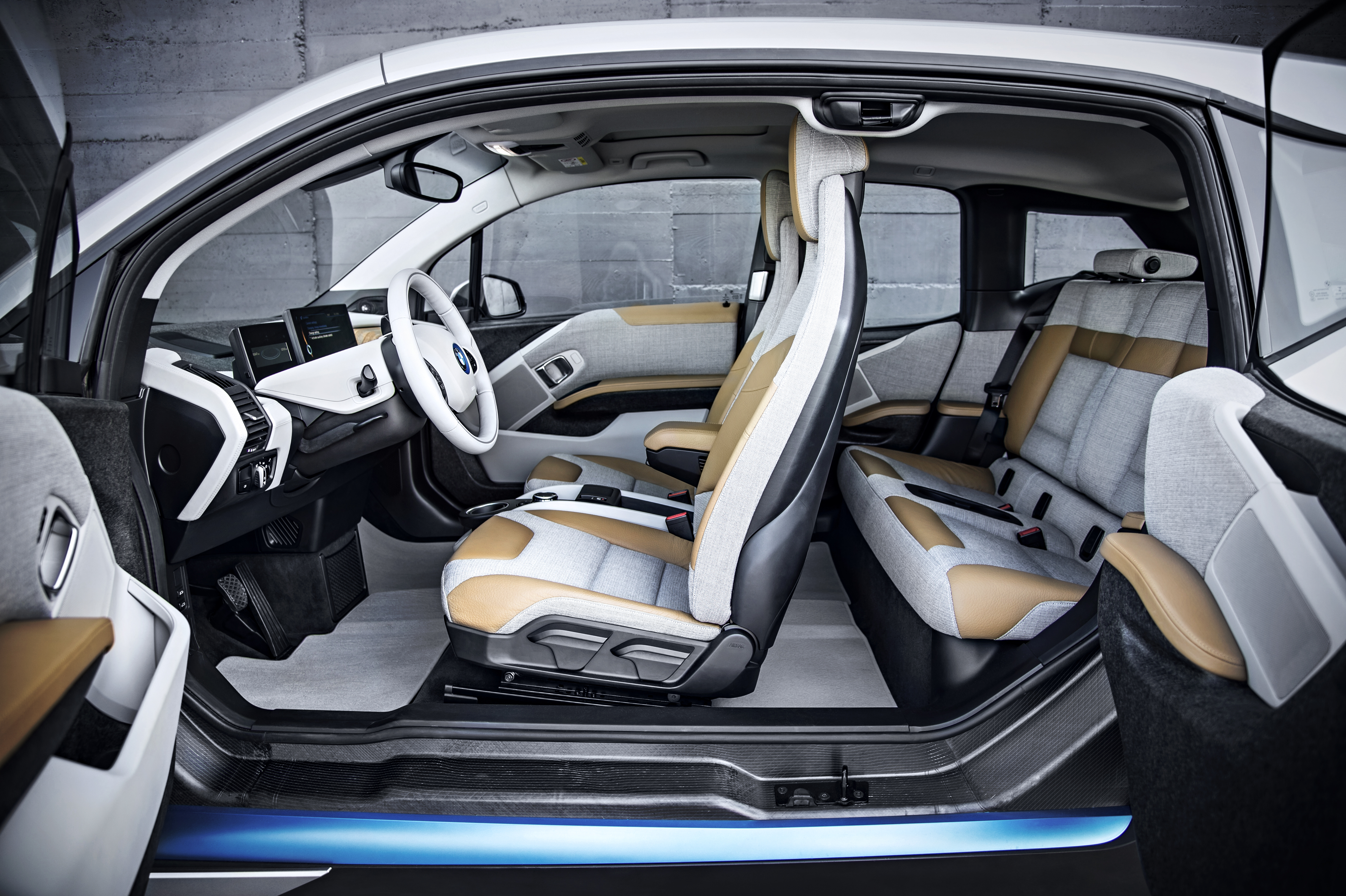 H1 pro hybrid. BMW i3 салон. BMW i3 Interior. BMW i3 2013. BMW i3 2014.