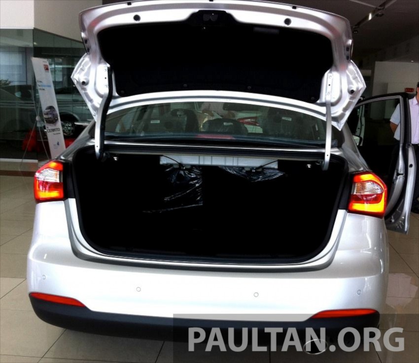 GALLERY: Kia Cerato at the showroom with brochure 184346