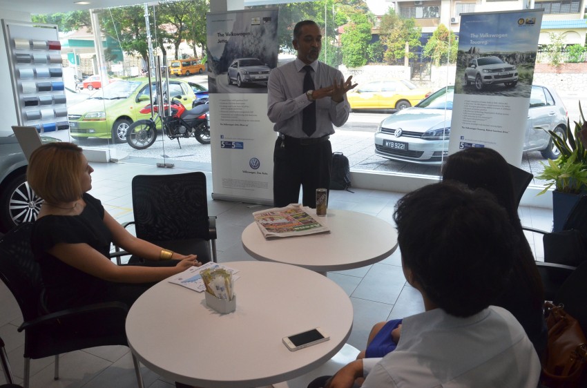 Volkswagen Think Blue. – National Challenge 2013: we catch up with registering participants at a dealership 185478