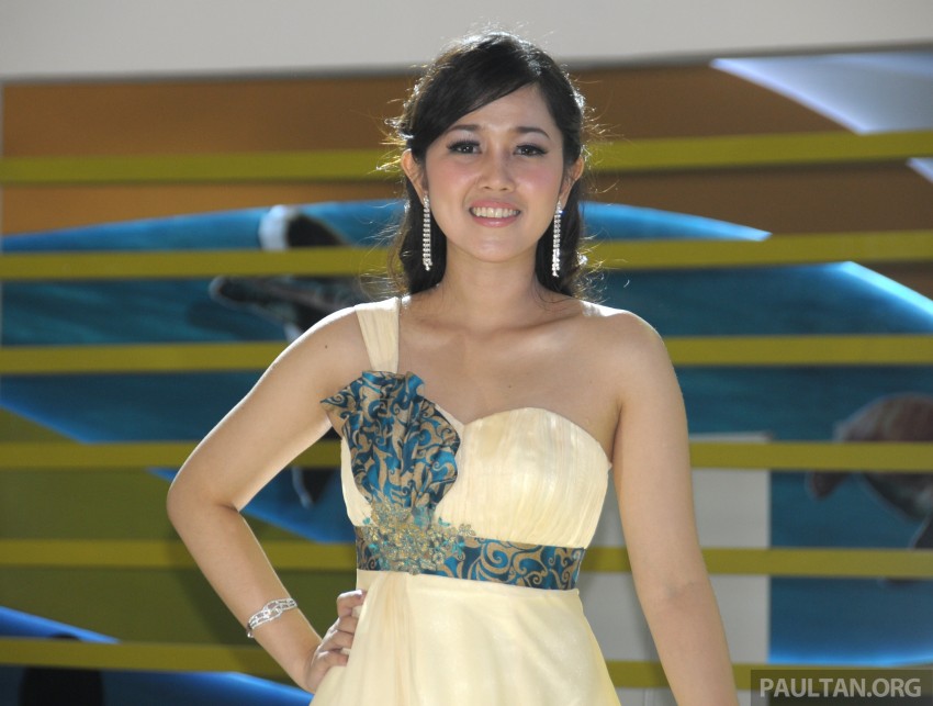 GALLERY: Koleksi foto cewek cantik dari IIMS 2013 201291