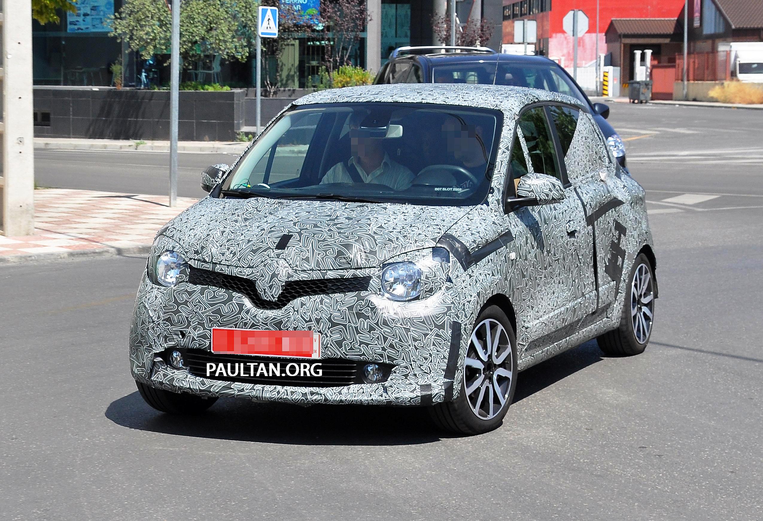 SPYSHOTS: New Renault Twingo in production body. 