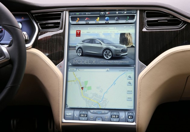 Tesla Model S-11