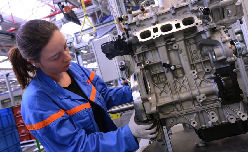 PureTech Turbo engine production line opened by PSA Peugeot Citroen, to serve C4 and 308 first 207333