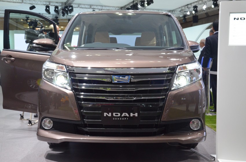 2014 Toyota Noah and Voxy previewed at Tokyo 2013 213043