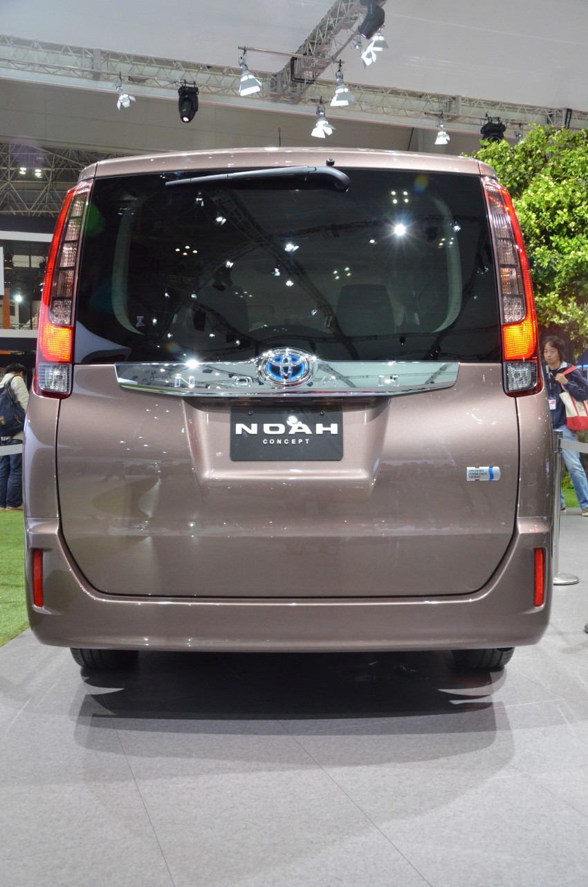 2014 Toyota Noah and Voxy previewed at Tokyo 2013 213034