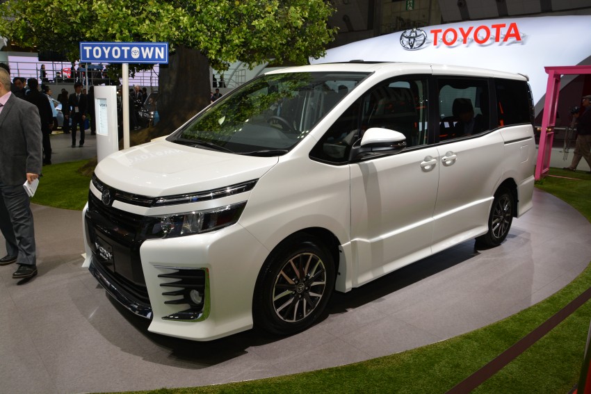2014 Toyota Noah and Voxy previewed at Tokyo 2013 213067